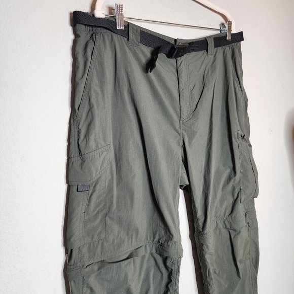 Columbia Green Convertible hiking pants. 2 belts. Zip off legs. Men's size 38x30 - Picture 10 of 16